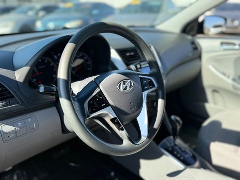 Used 2013 Hyundai Accent GLS w/ Premium Pkg image 14