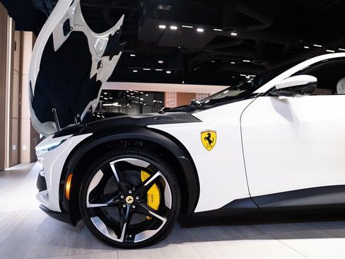 Used 2026 Ferrari Purosangue AWD/4WD image 39