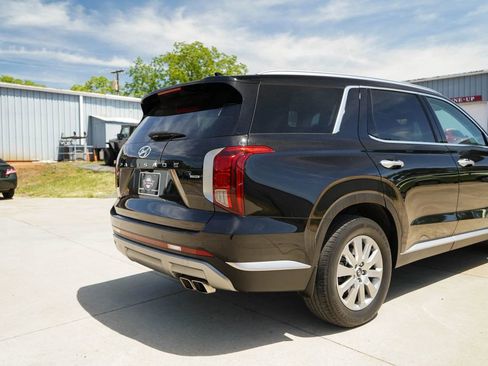 Used 2023 Hyundai Palisade SEL w/ Winter Package AWD/4WD image 21