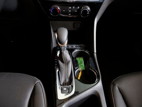 Used 2024 Buick Encore GX Sport Touring image 17