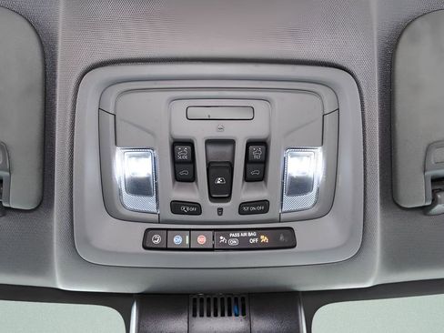 Used 2024 GMC Sierra 2500 Denali w/ Denali Reserve Package AWD/4WD image 19