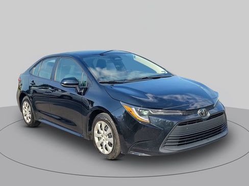 Used 2024 Toyota Corolla LE FWD image 1