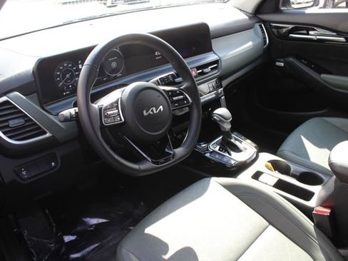 Certified 2024 Kia Seltos SX AWD/4WD image 3