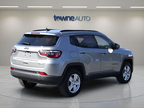 Used 2022 Jeep Compass Latitude w/ Convenience Group AWD/4WD image 8