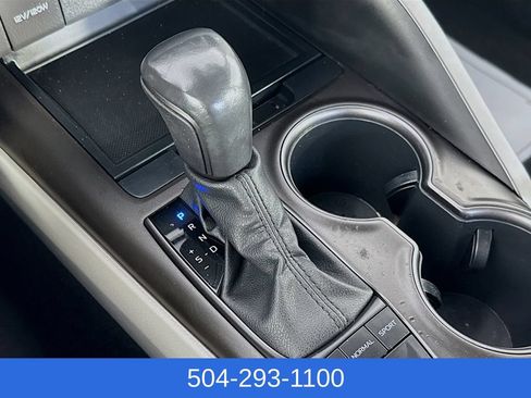 Used 2023 Toyota Camry SE FWD image 18