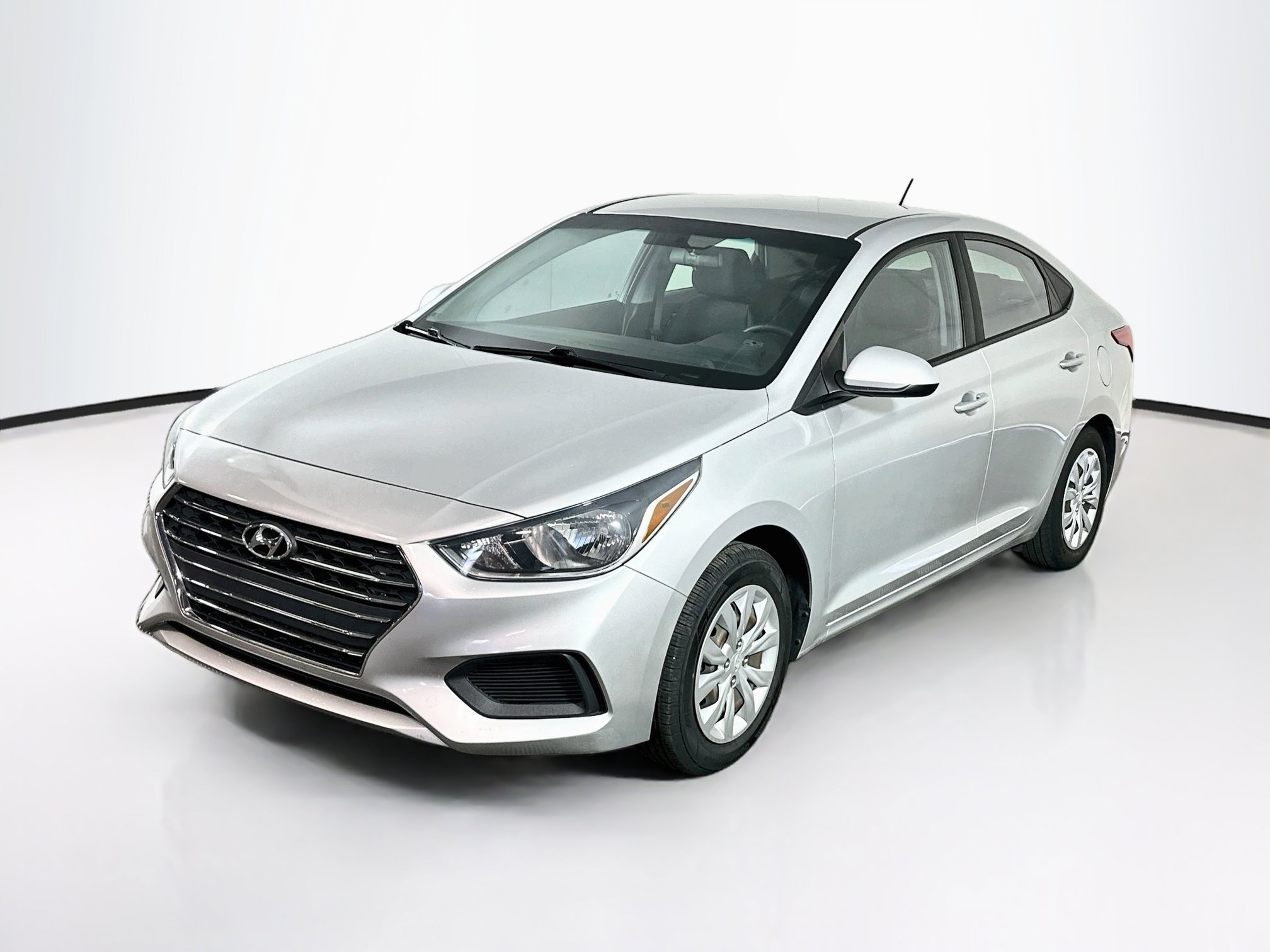 Used 2022 Hyundai Accent SE FWD image 3
