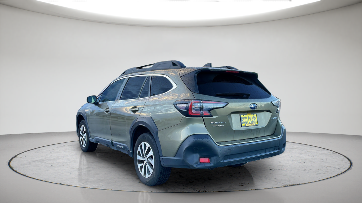 Used 2023 Subaru Outback Premium AWD/4WD image 7