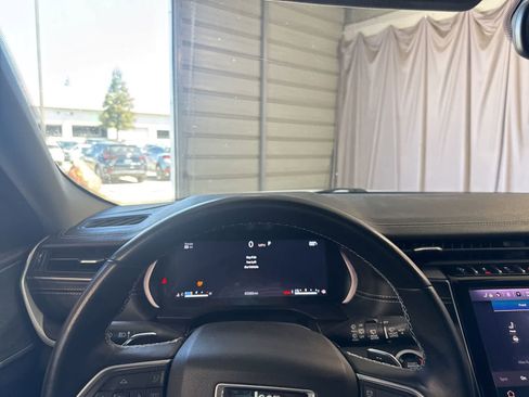 Used 2022 Jeep Grand Cherokee L Limited AWD/4WD image 22