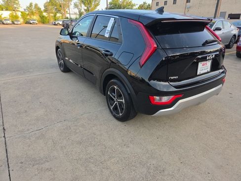Used 2025 Kia Niro LX FWD image 8