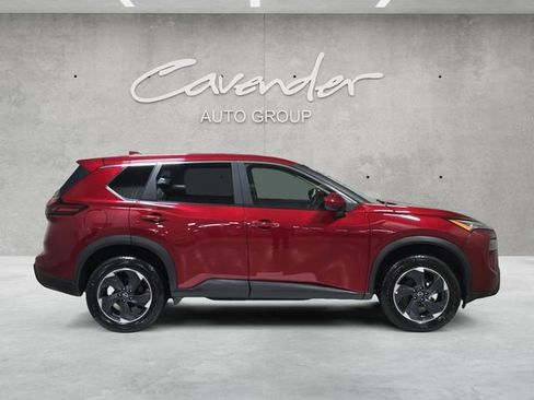 Used 2025 Nissan Rogue SV image 17