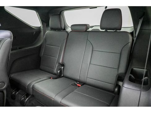 Used 2024 Chevrolet Traverse RS FWD image 31