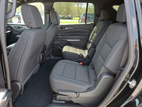 Certified 2025 Chevrolet Traverse LT FWD image 10