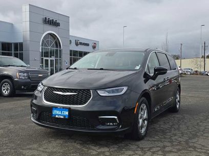 Used 2024 Chrysler Pacifica Limited