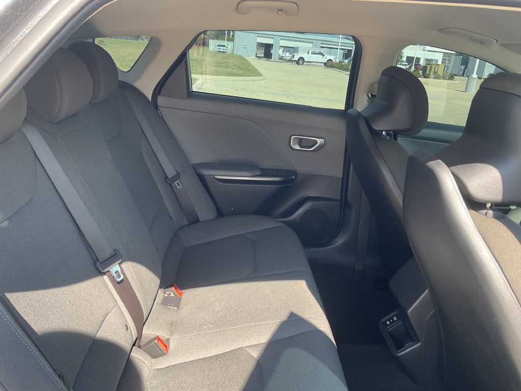 Used 2025 Kia K4 FWD image 15