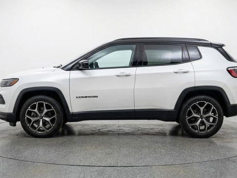 Used 2025 Jeep Compass Limited AWD/4WD image 5