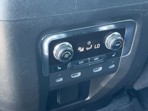 Used 2023 GMC Yukon Denali Ultimate image 22