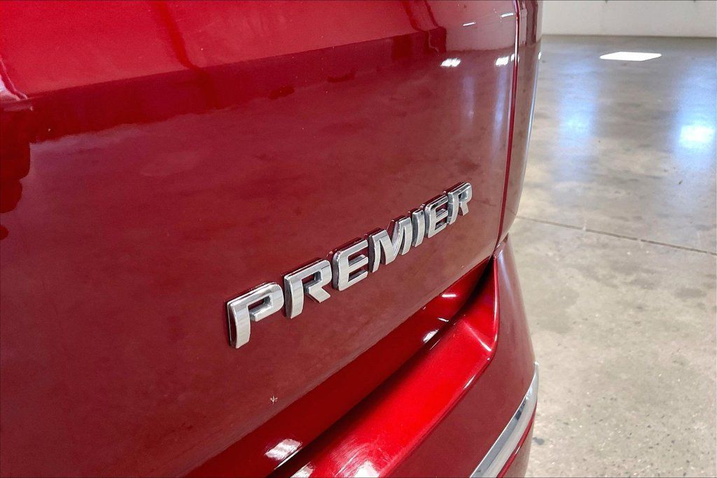 Used 2023 Chevrolet Traverse Premier AWD/4WD image 25