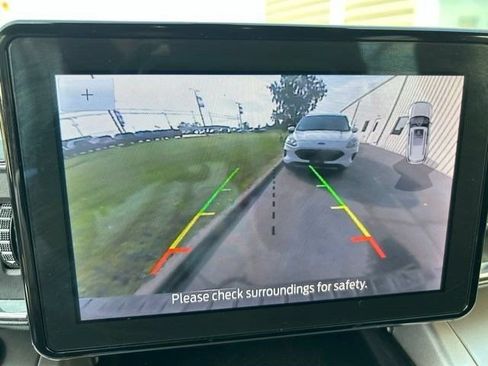 Used 2021 Ford Explorer XLT w/ Equipment Group 202A AWD/4WD image 29