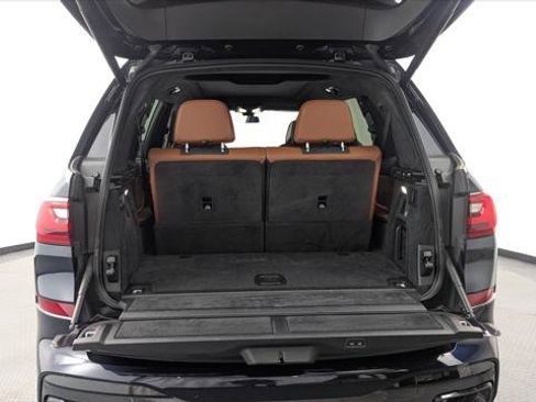Used 2022 BMW X7 xDrive40i w/ M Sport Package AWD/4WD image 19