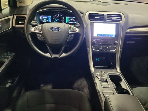 Used 2020 Ford Fusion SE FWD image 22