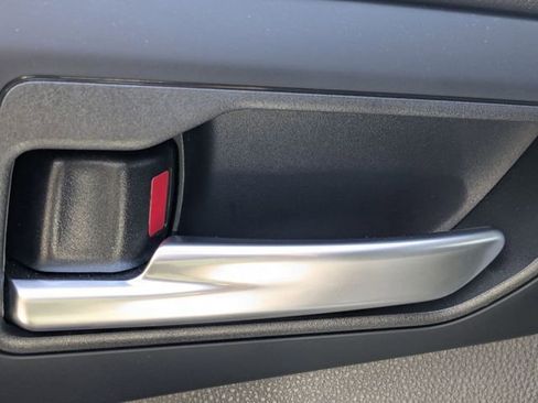 Certified 2025 Toyota Highlander XLE FWD image 26