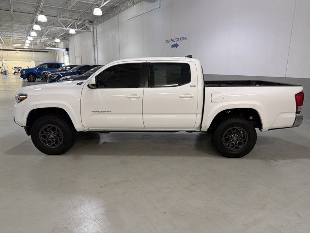 Used 2017 Toyota Tacoma SR5 w/ Tow Package AWD/4WD image 5
