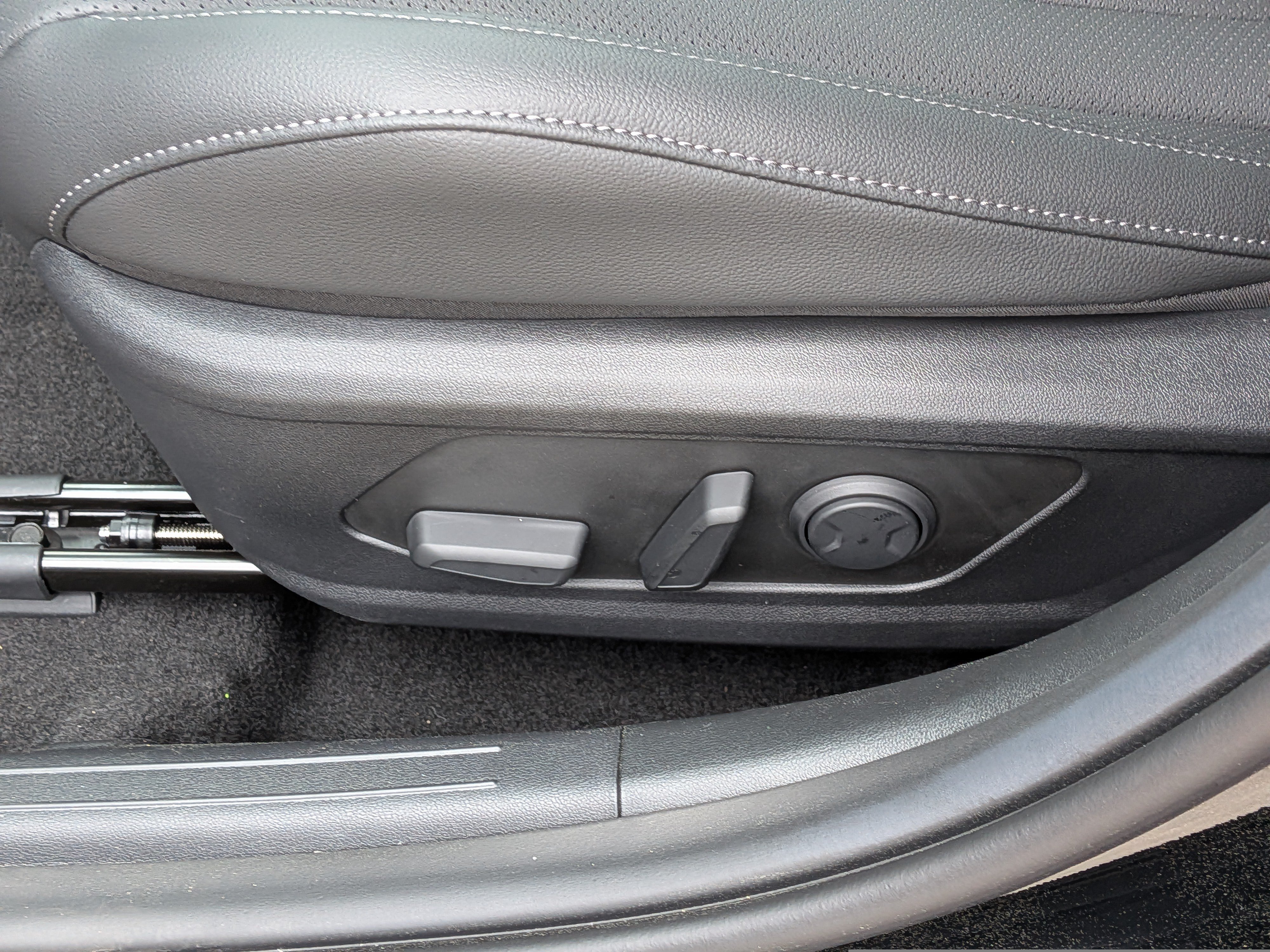New 2026 Hyundai Elantra Limited FWD image 21