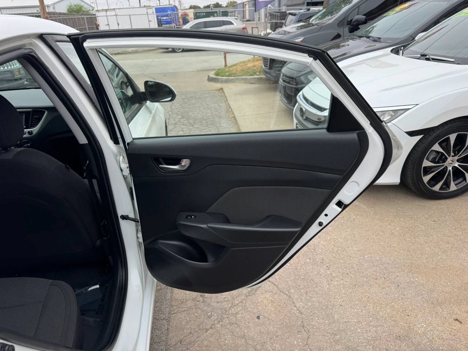 Used 2020 Hyundai Accent SE FWD image 13