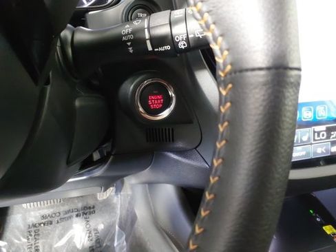 Used 2025 Subaru Forester Touring AWD/4WD image 30