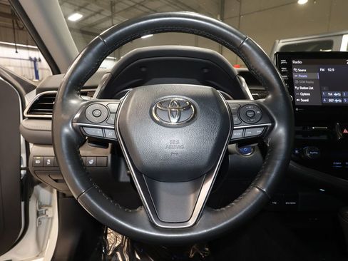 Used 2023 Toyota Camry XSE image 9