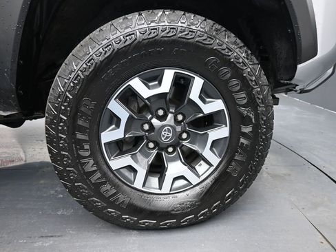 Used 2023 Toyota Tacoma TRD Off-Road image 11