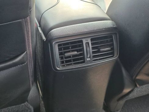 Used 2018 Nissan Rogue Sport SL FWD image 37