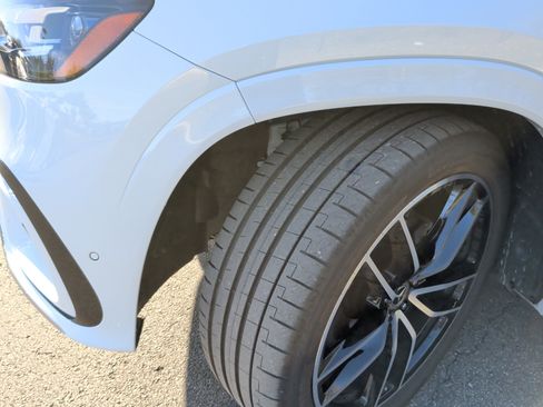 Used 2025 Mercedes-Benz GLS 450 4MATIC image 5