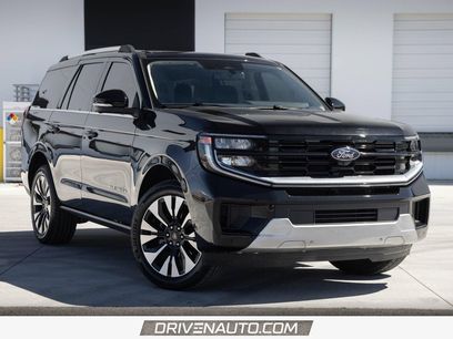 Used 2025 Ford Expedition Platinum w/ Driver's Package