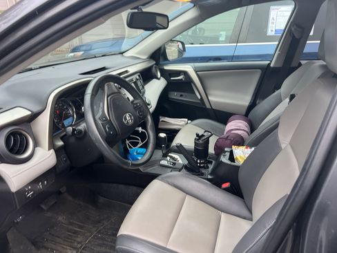 Used 2015 Toyota RAV4 Limited image 8