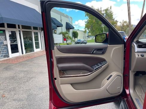 Used 2016 Chevrolet Suburban LT image 17