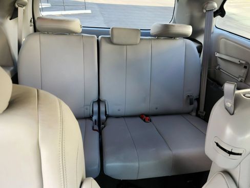 Used 2016 Toyota Sienna XLE w/ XLE Navigation Package FWD image 21