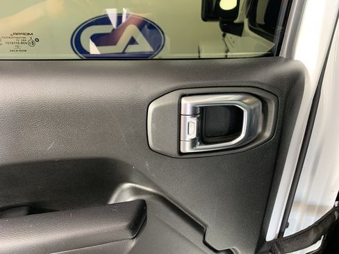 Used 2021 Jeep Gladiator Sport AWD/4WD image 28
