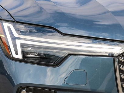 New 2026 Volvo XC90 T8 Plus