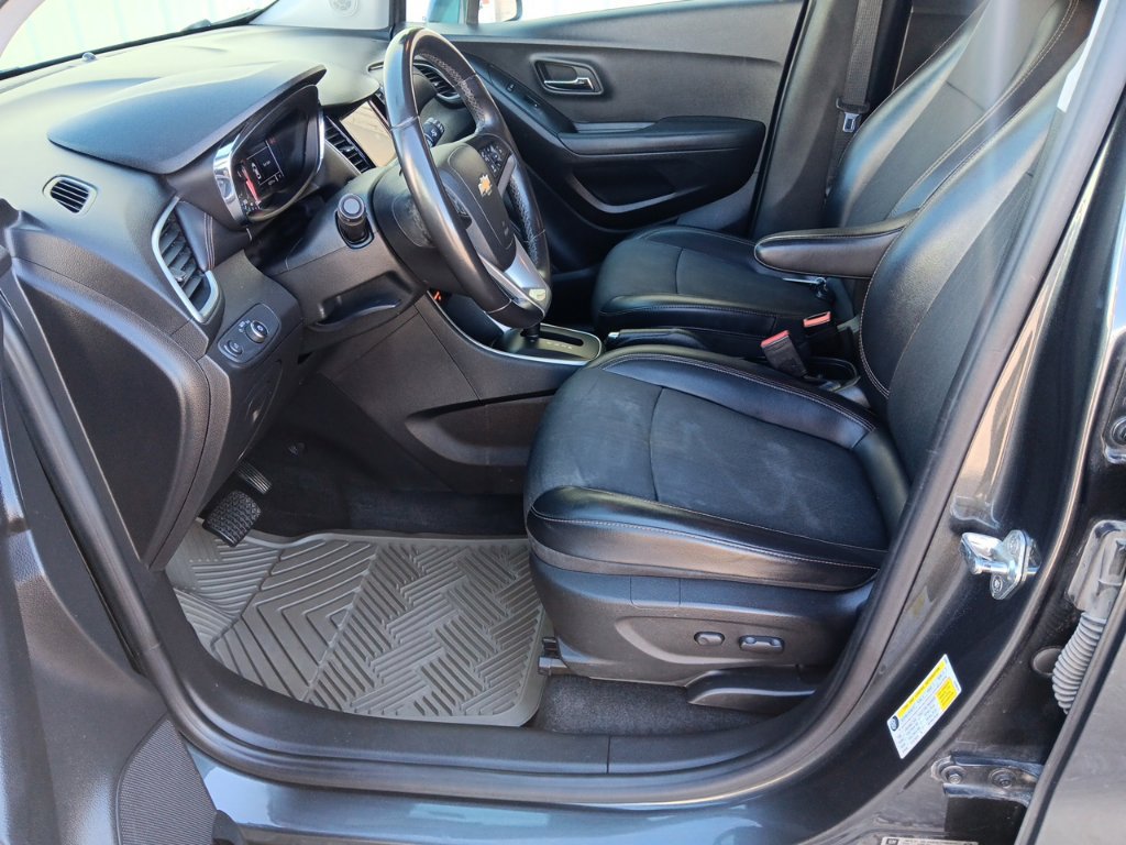 Used 2018 Chevrolet Trax LT w/ LT Convenience Package FWD image 27