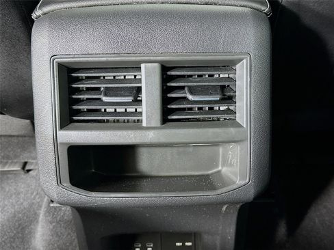 Used 2022 Volkswagen Atlas Cross Sport SE FWD image 26