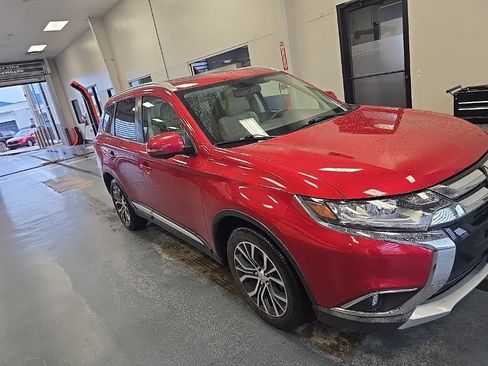 Used 2018 Mitsubishi Outlander SEL FWD image 1
