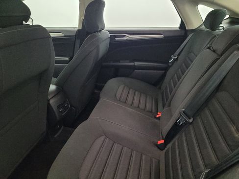 Used 2018 Ford Fusion SE w/ Fusion SE Technology Package FWD image 18
