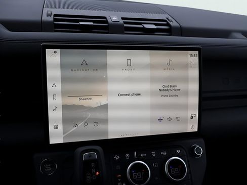 New 2026 Land Rover Defender 110 S image 22