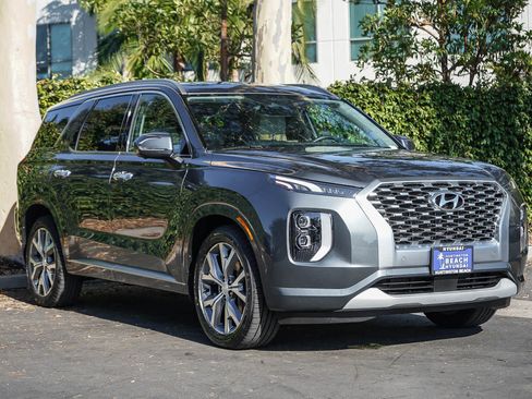 Used 2021 Hyundai Palisade Limited FWD image 3