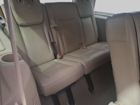Used 2007 Ford Expedition XLT image 3