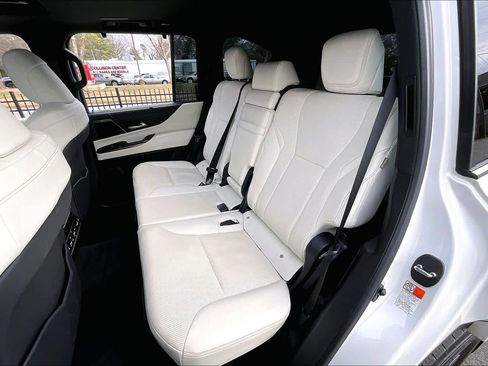 Used 2024 Lexus LX 600 4WD w/ Luxury Package image 21