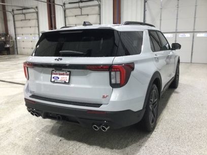 New 2026 Ford Explorer ST w/ Sun And Sound Package
