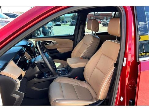 Used 2023 Chevrolet Traverse Premier AWD/4WD image 27