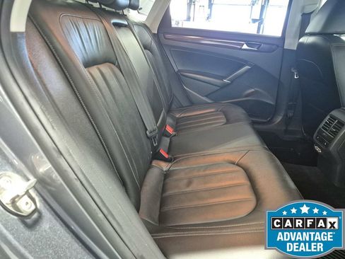 Used 2022 Volkswagen Passat 2.0T FWD image 31